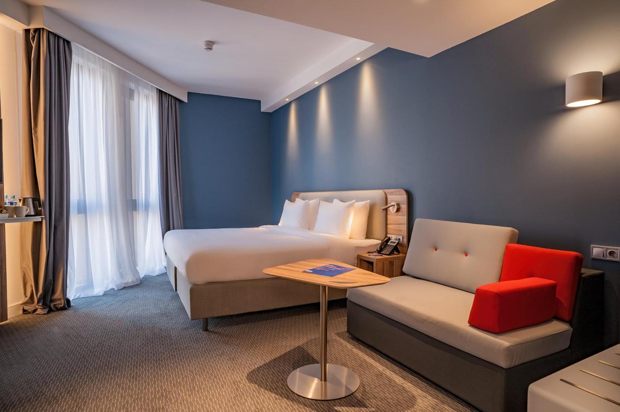 Holiday Inn Express Tbilisi Avlabari, an IHG Hotel Dış mekan fotoğraf